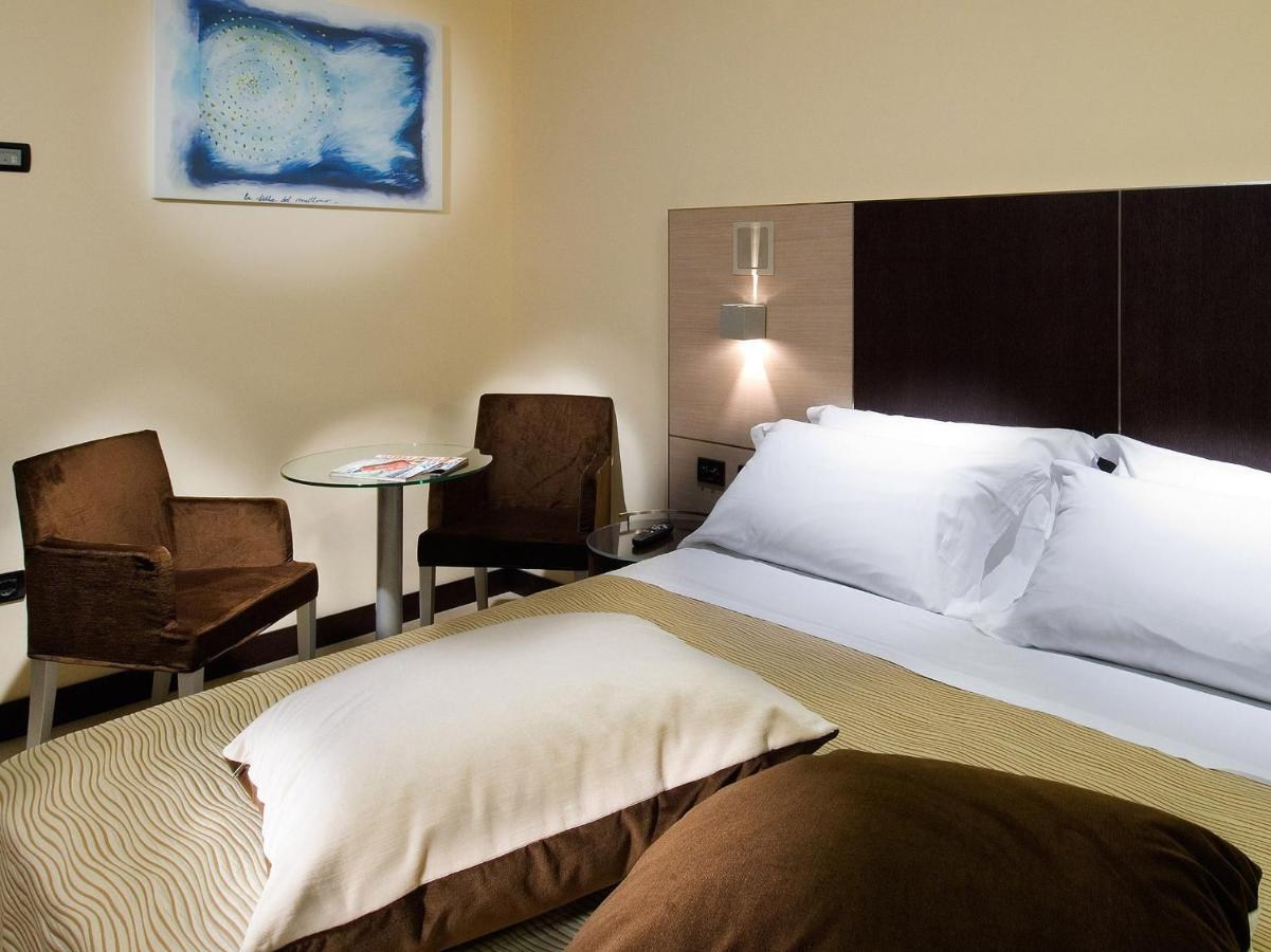 Hotel Imperial Сан Бенедето дел Тронто Екстериор снимка
