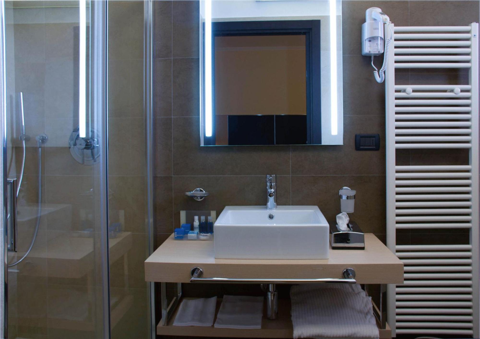Hotel Imperial Сан Бенедето дел Тронто Екстериор снимка