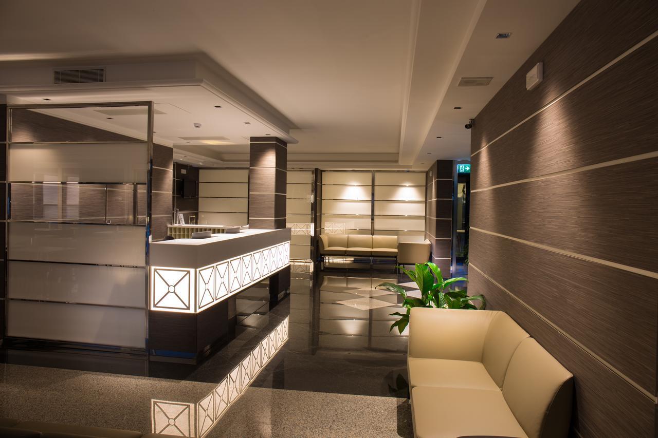 Hotel Imperial Сан Бенедето дел Тронто Екстериор снимка