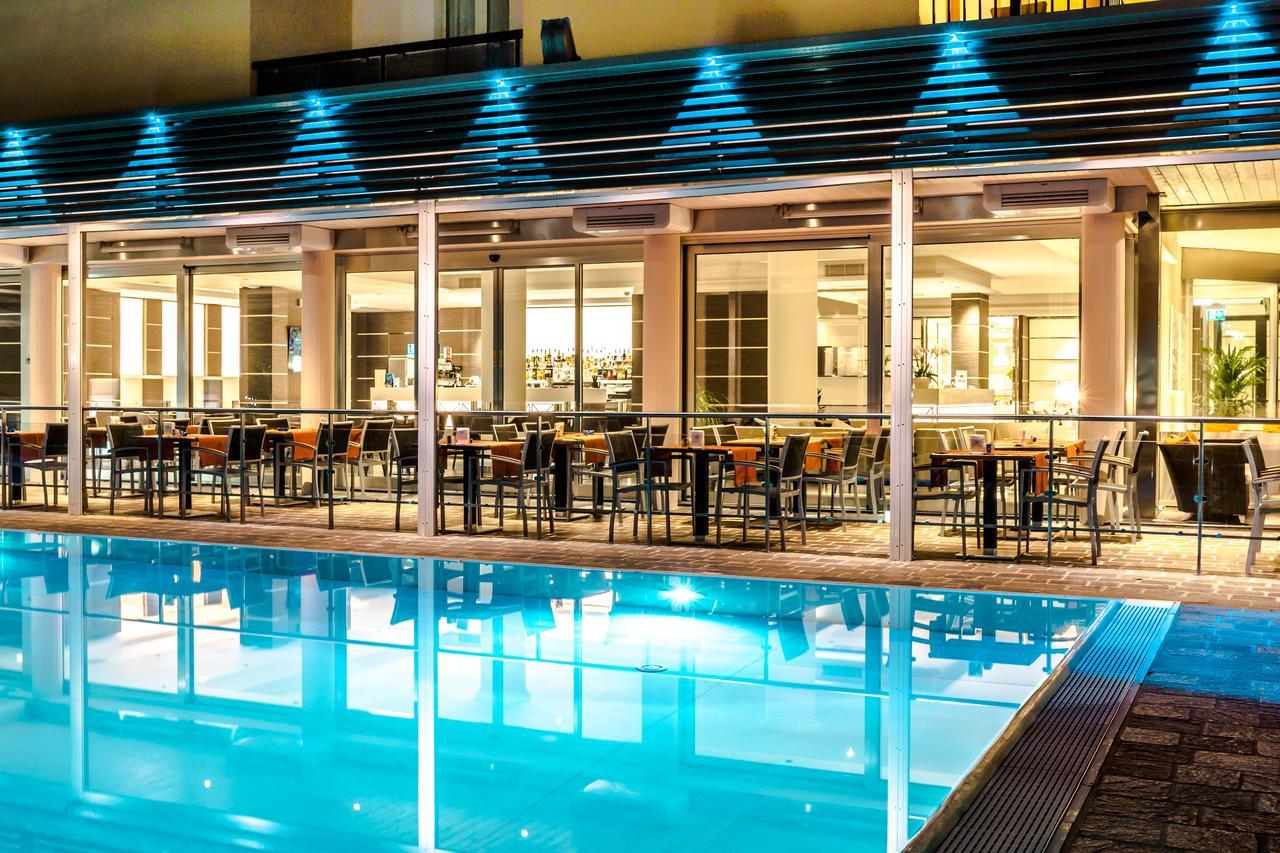 Hotel Imperial Сан Бенедето дел Тронто Екстериор снимка