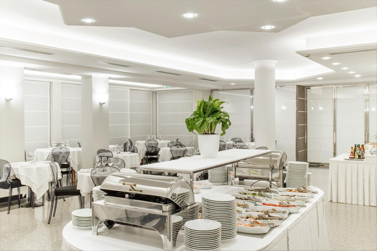 Hotel Imperial Сан Бенедето дел Тронто Екстериор снимка