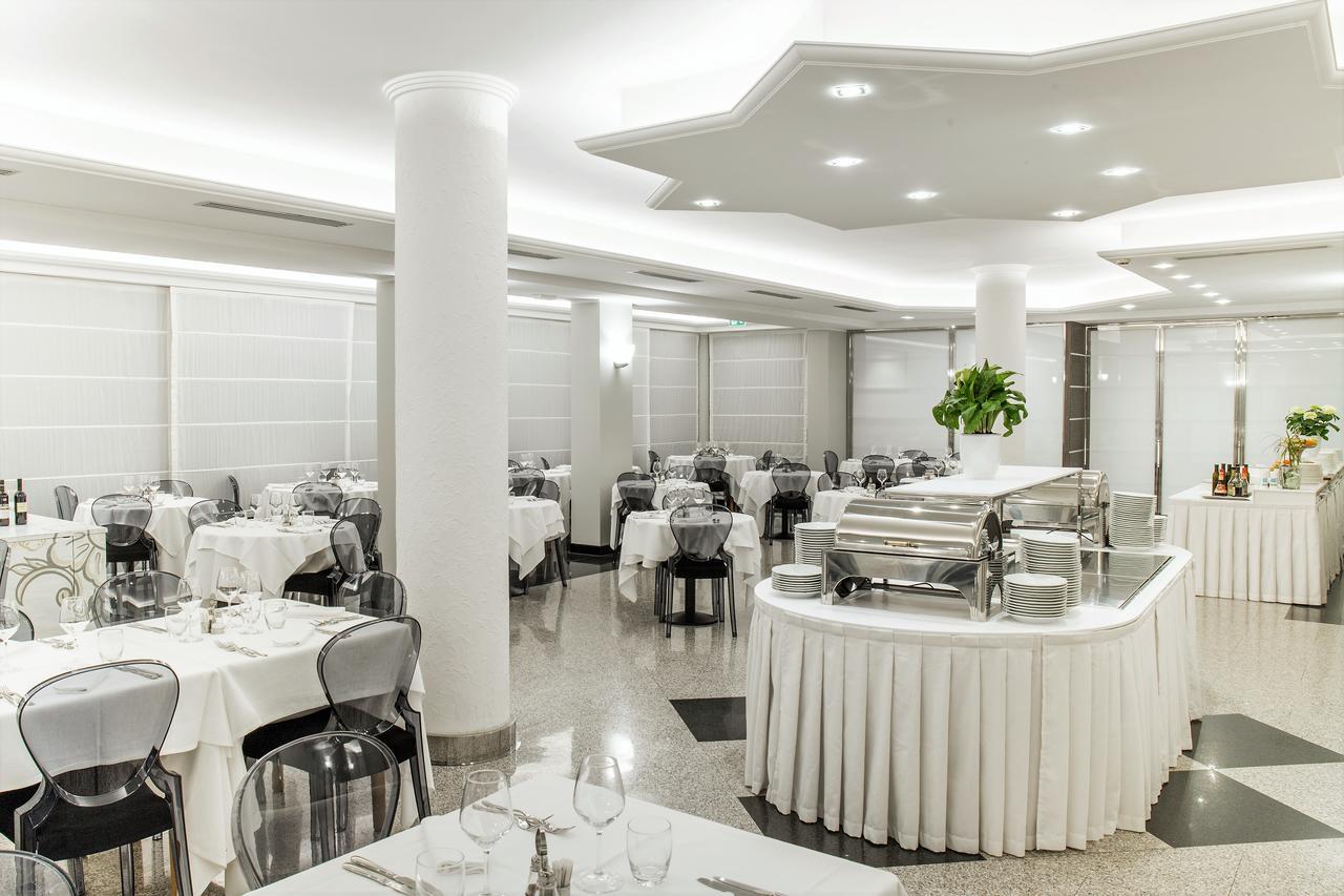 Hotel Imperial Сан Бенедето дел Тронто Екстериор снимка
