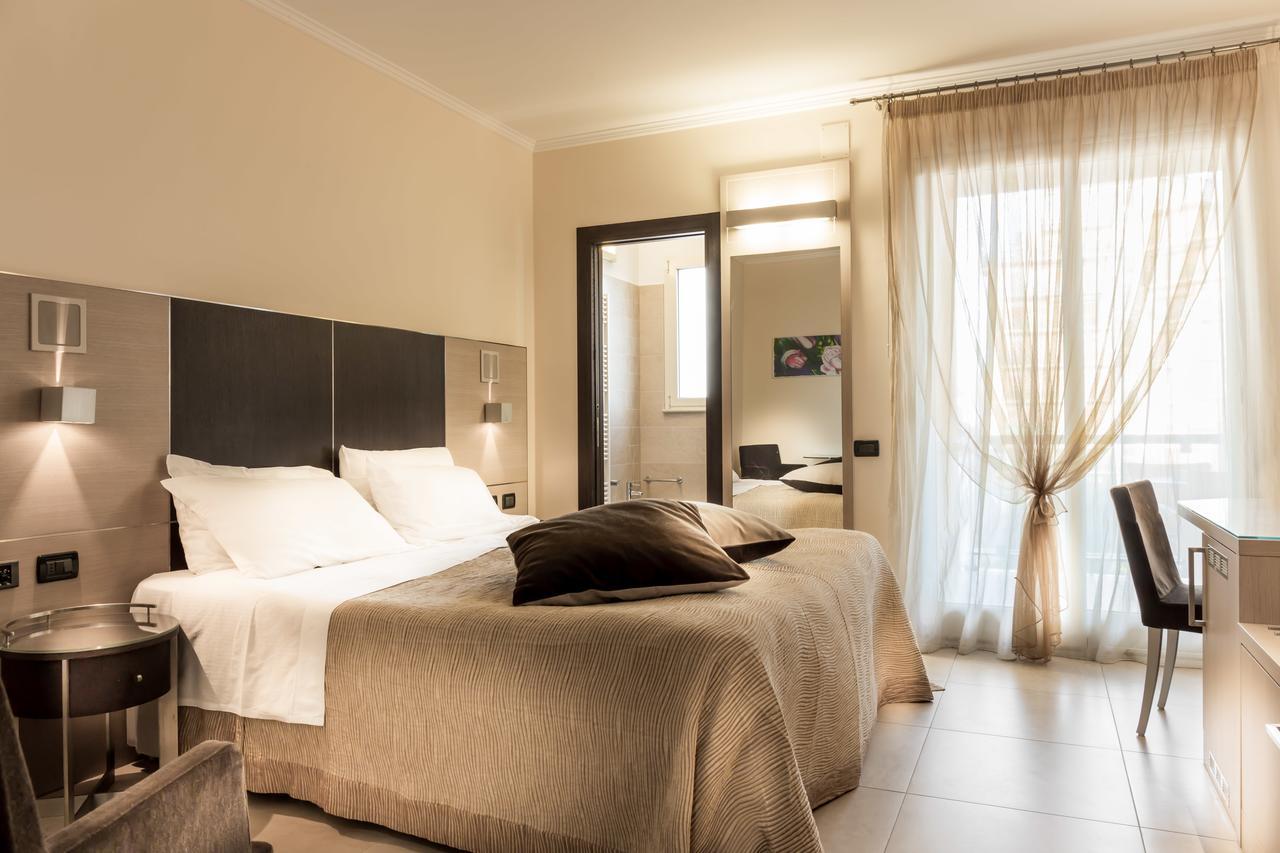 Hotel Imperial Сан Бенедето дел Тронто Екстериор снимка