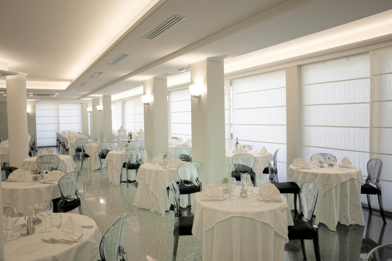 Hotel Imperial Сан Бенедето дел Тронто Екстериор снимка