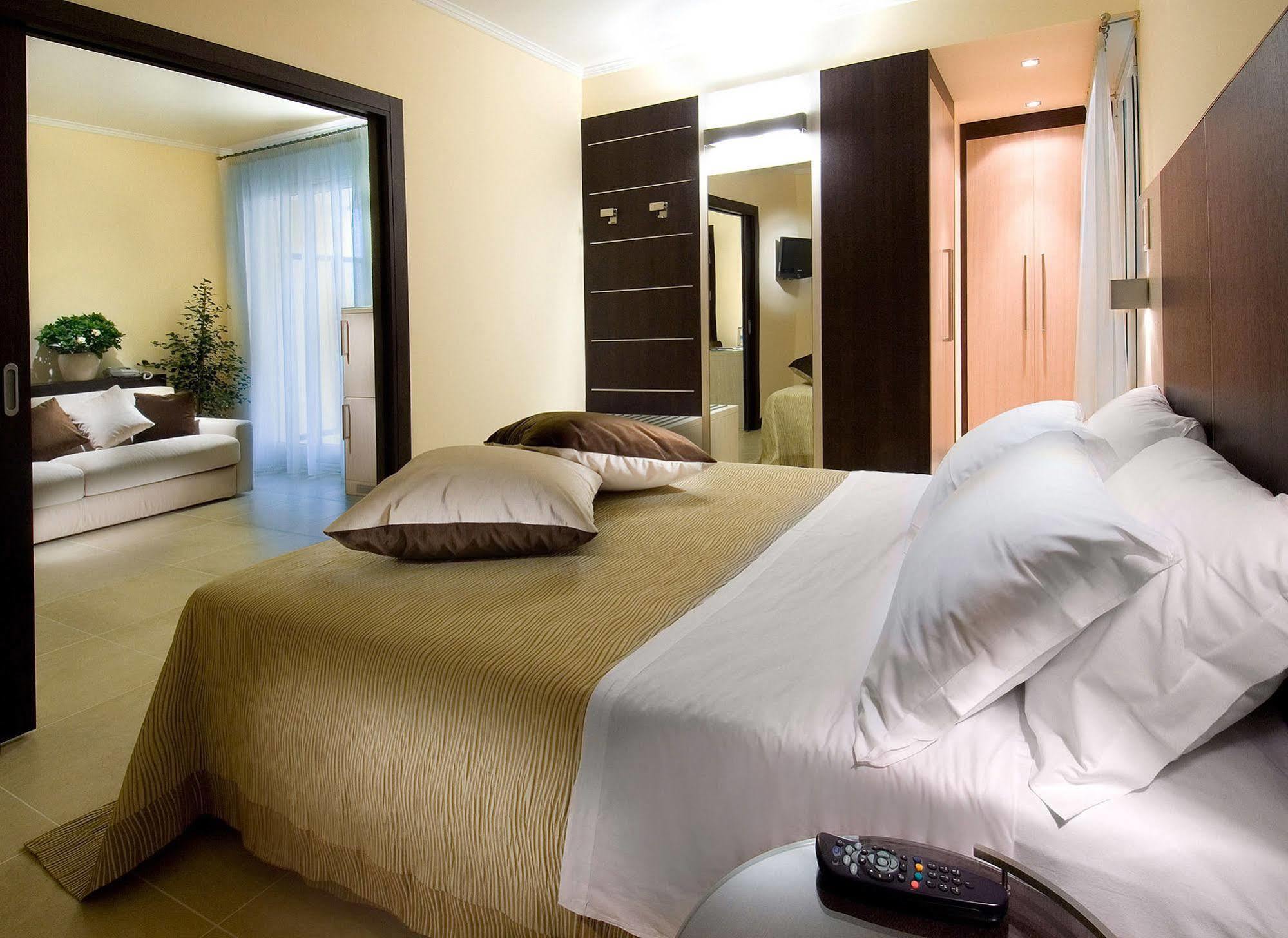 Hotel Imperial Сан Бенедето дел Тронто Екстериор снимка