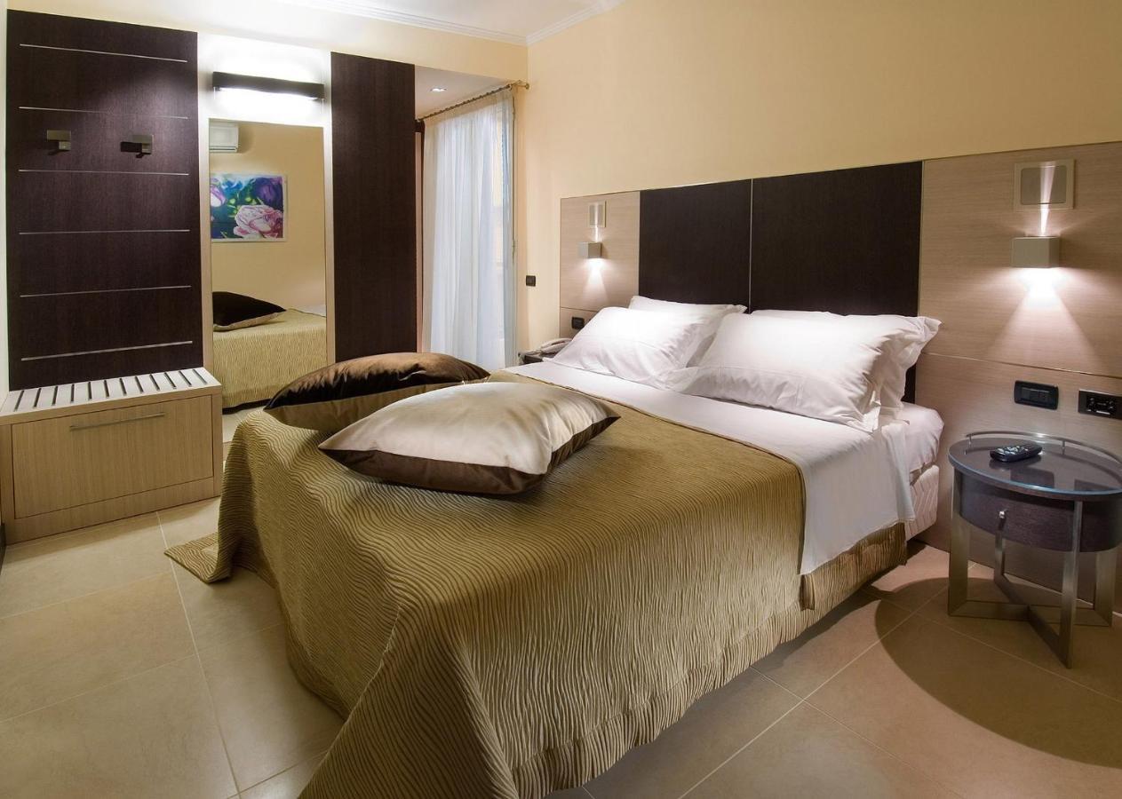 Hotel Imperial Сан Бенедето дел Тронто Стая снимка
